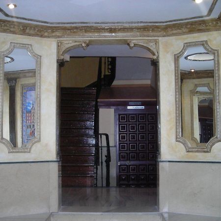 Hostal Comercial Madrid Exteriér fotografie