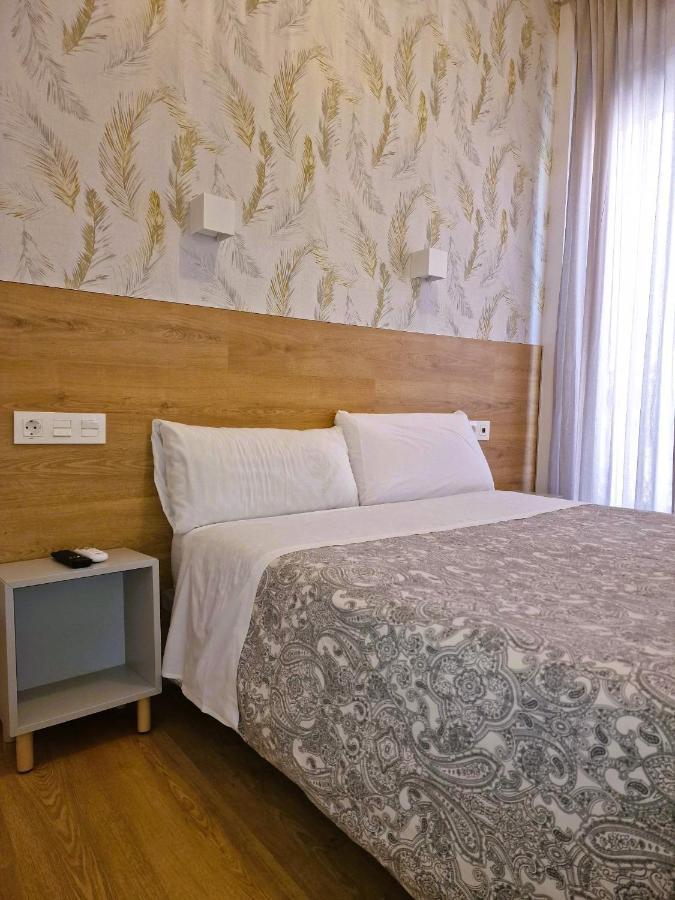 Hostal Comercial Madrid Exteriér fotografie