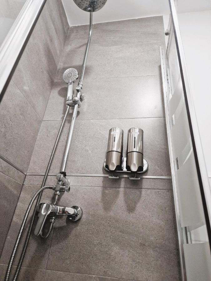 Hostal Comercial Madrid Exteriér fotografie