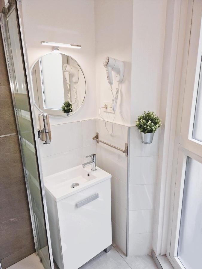 Hostal Comercial Madrid Exteriér fotografie