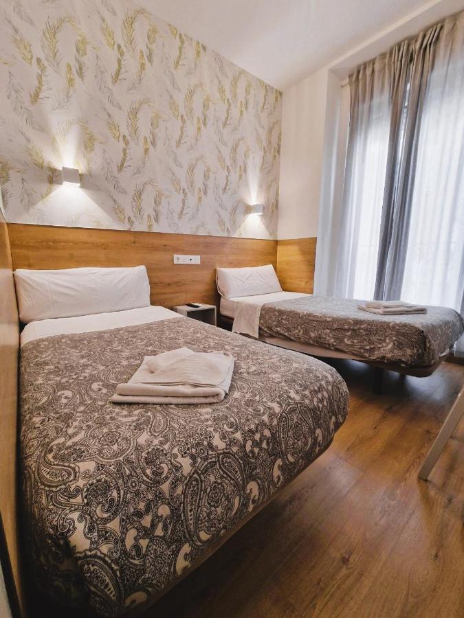 Hostal Comercial Madrid Exteriér fotografie