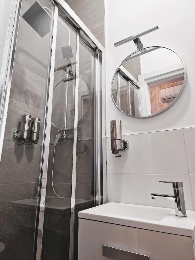Hostal Comercial Madrid Exteriér fotografie