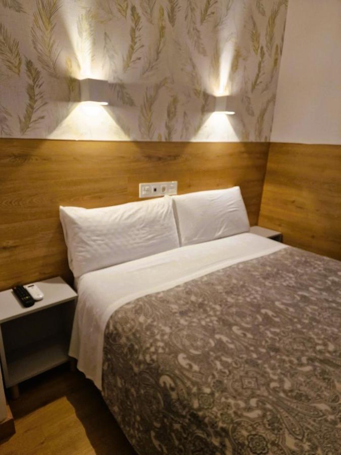 Hostal Comercial Madrid Exteriér fotografie
