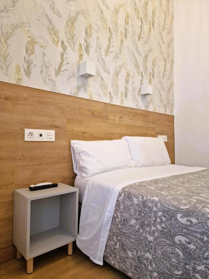 Hostal Comercial Madrid Exteriér fotografie