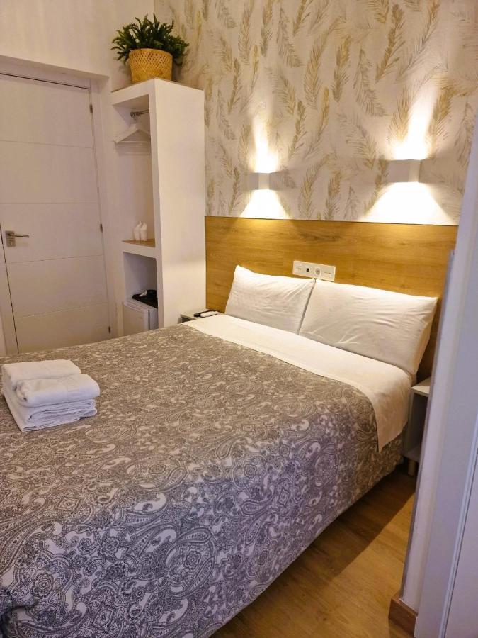Hostal Comercial Madrid Exteriér fotografie