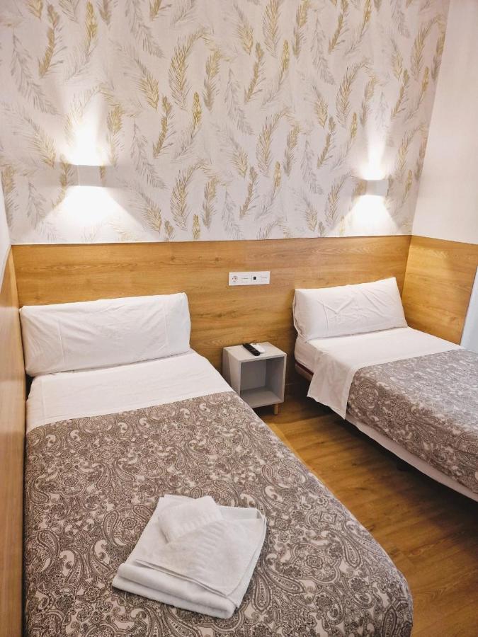Hostal Comercial Madrid Exteriér fotografie