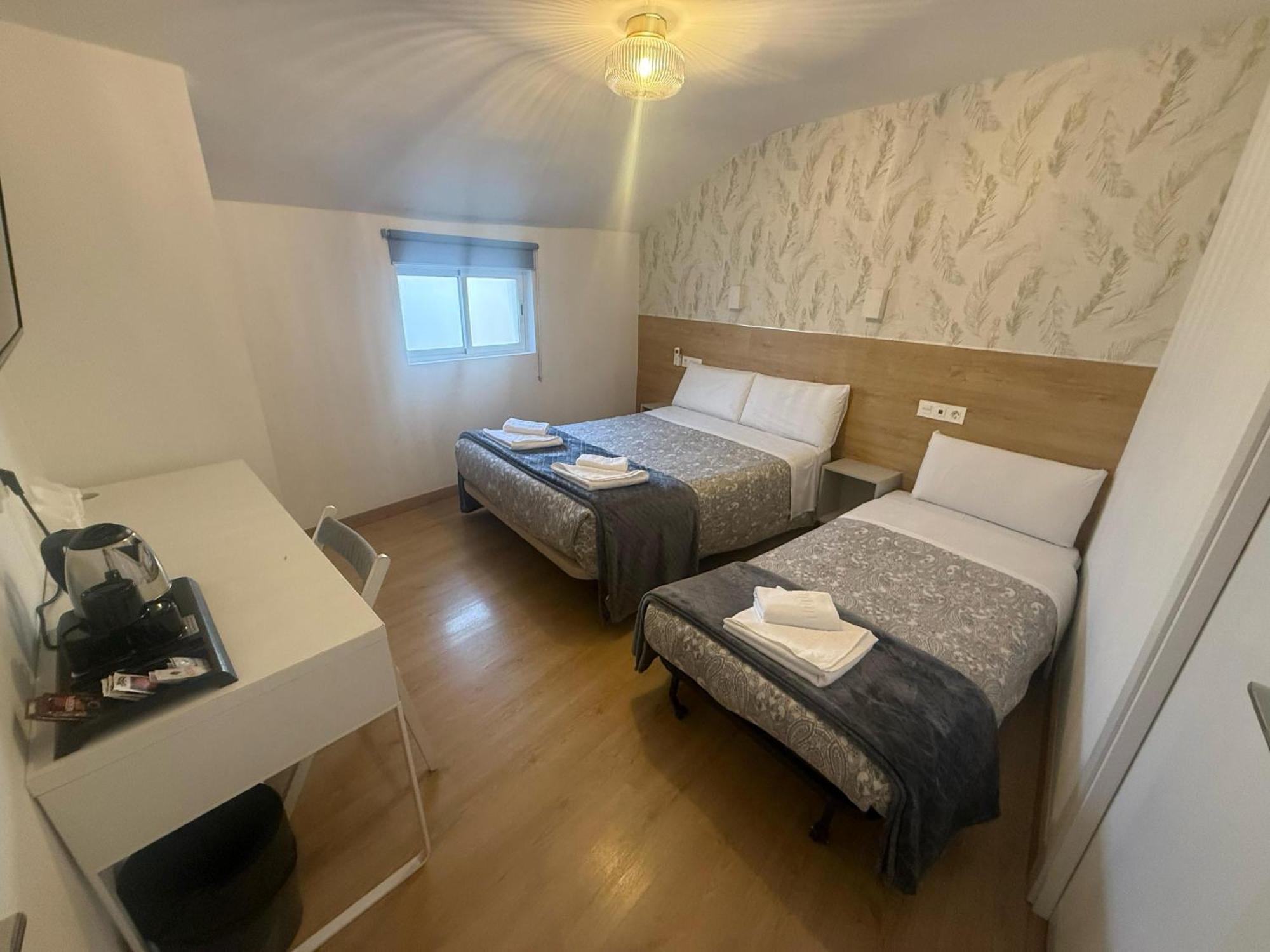 Hostal Comercial Madrid Exteriér fotografie
