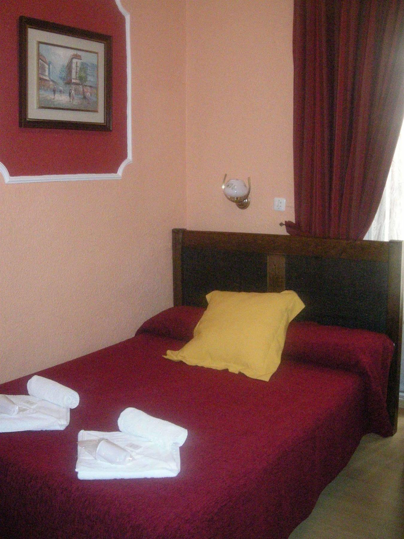 Hostal Comercial Madrid Exteriér fotografie